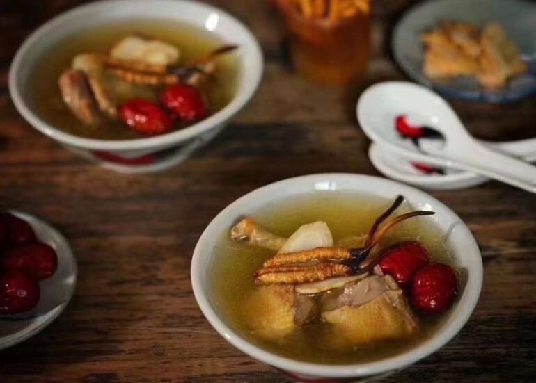 熬汤美味吸收好 冬虫夏草熬汤食谱大全