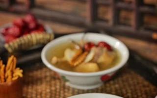 产妇可用冬虫夏草炖乌鸡