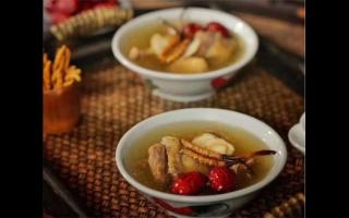 冬虫夏草和水晶梨搭配的吃法