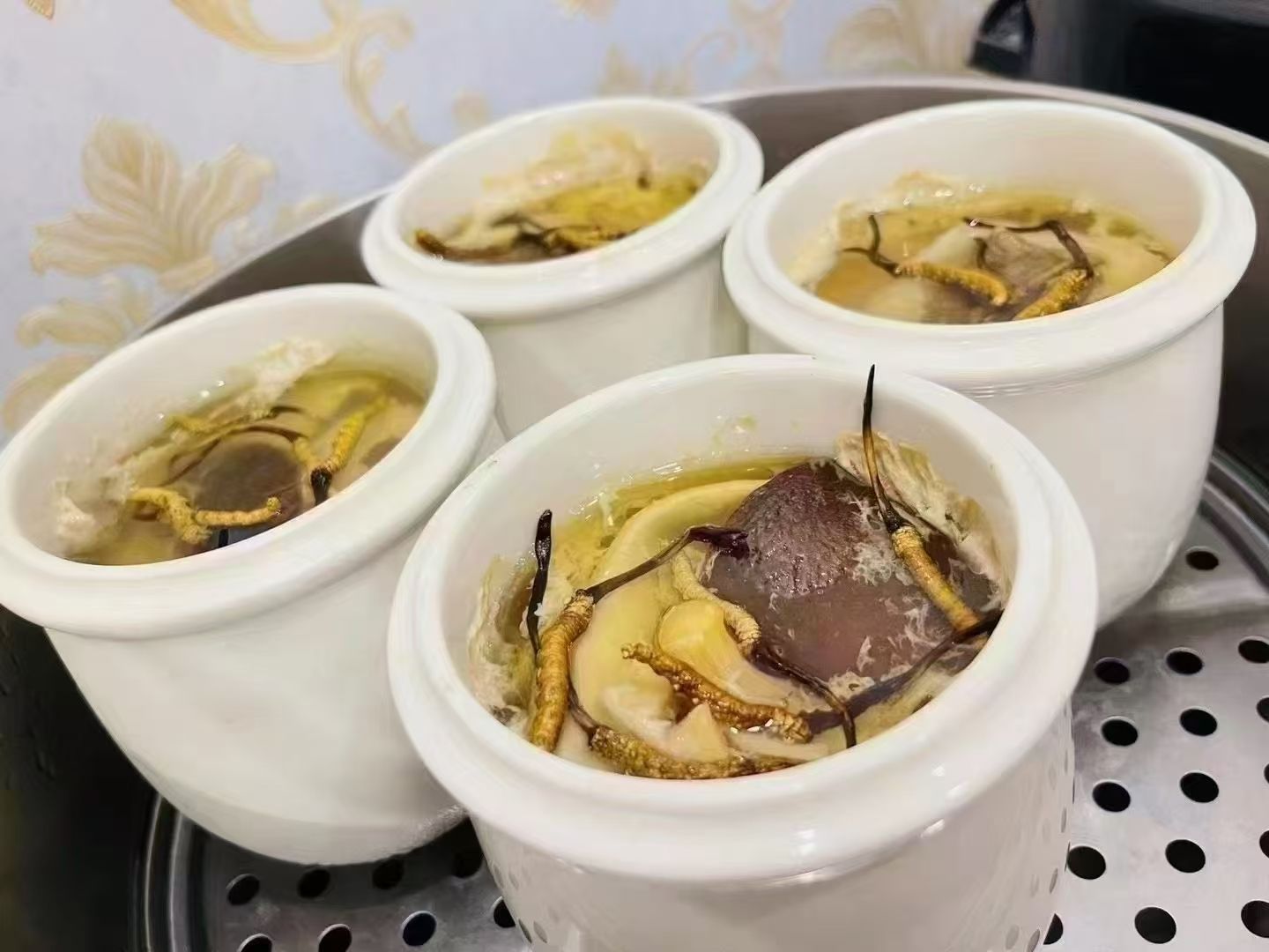 冬虫夏草炖什么最好？5种黄金搭配让滋补效果翻倍