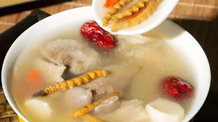 吃鲜冬虫夏草会脸过敏吗？