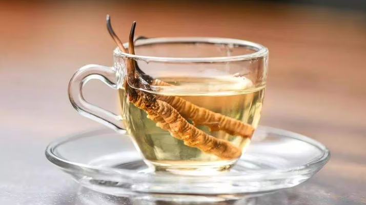 一杯虫草水，健康新滋味：冬虫夏草泡水喝的奇妙功效